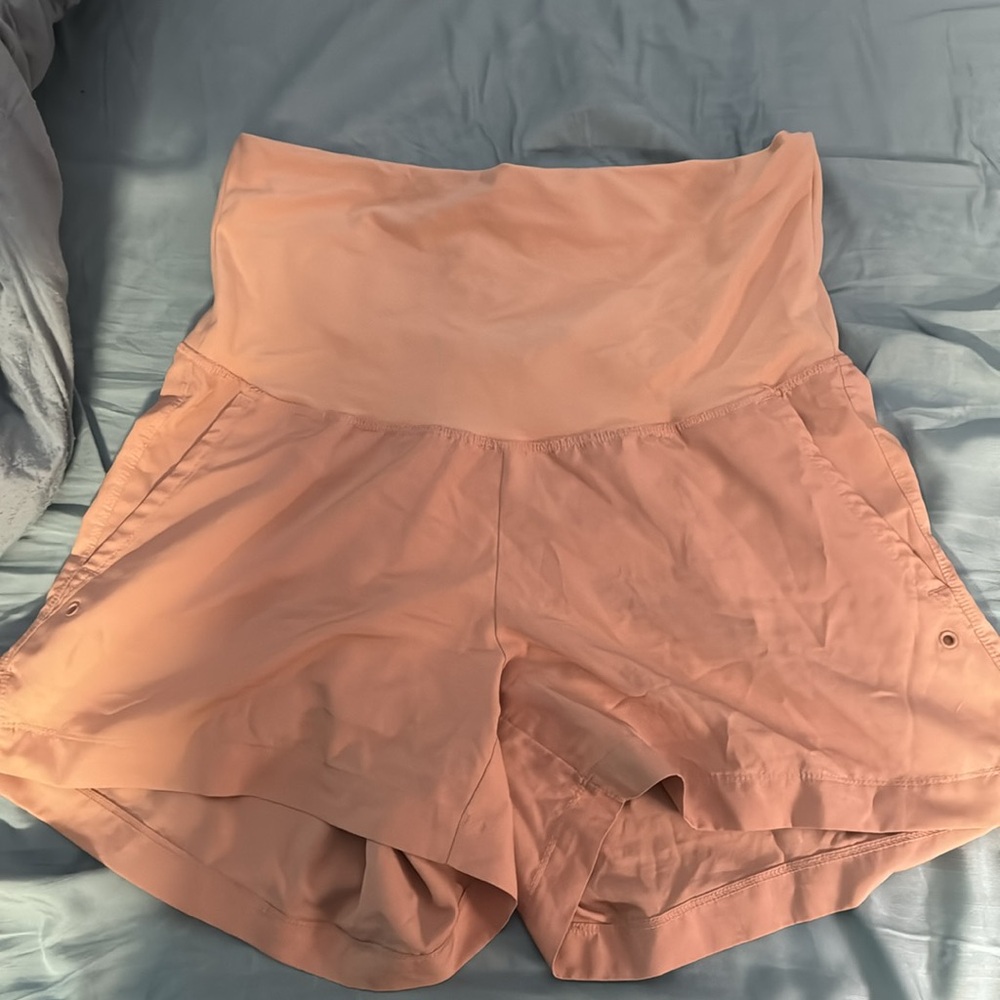 Old Navy maternity sized large shorts